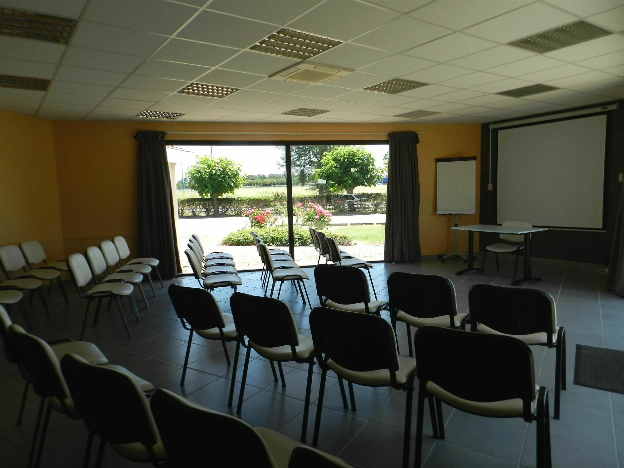 Hotel Kyriad Montauban Bisnis foto